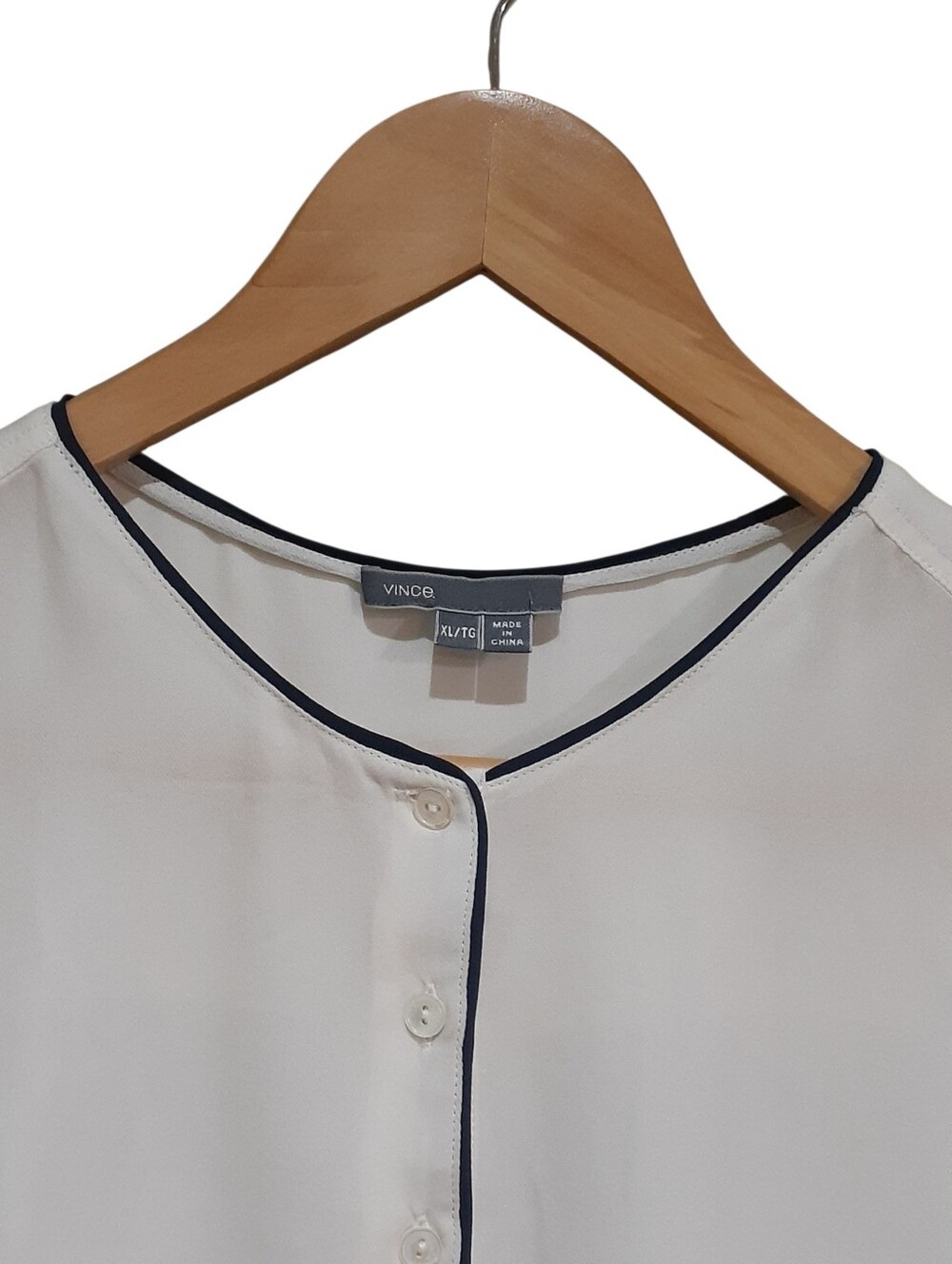 Vince Off White Sleeveless Button Front Silk Blouse with Black Piping Size XL - Picture 4 of 8